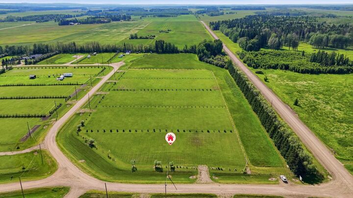 Property Photo:  422 62036 Twp Rd 462  AB T0C 0T0 