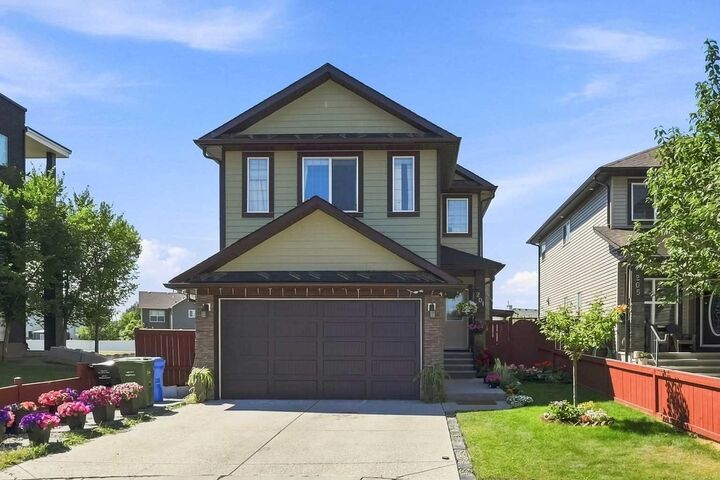 201 Saddlelake Drive NE — photo 1