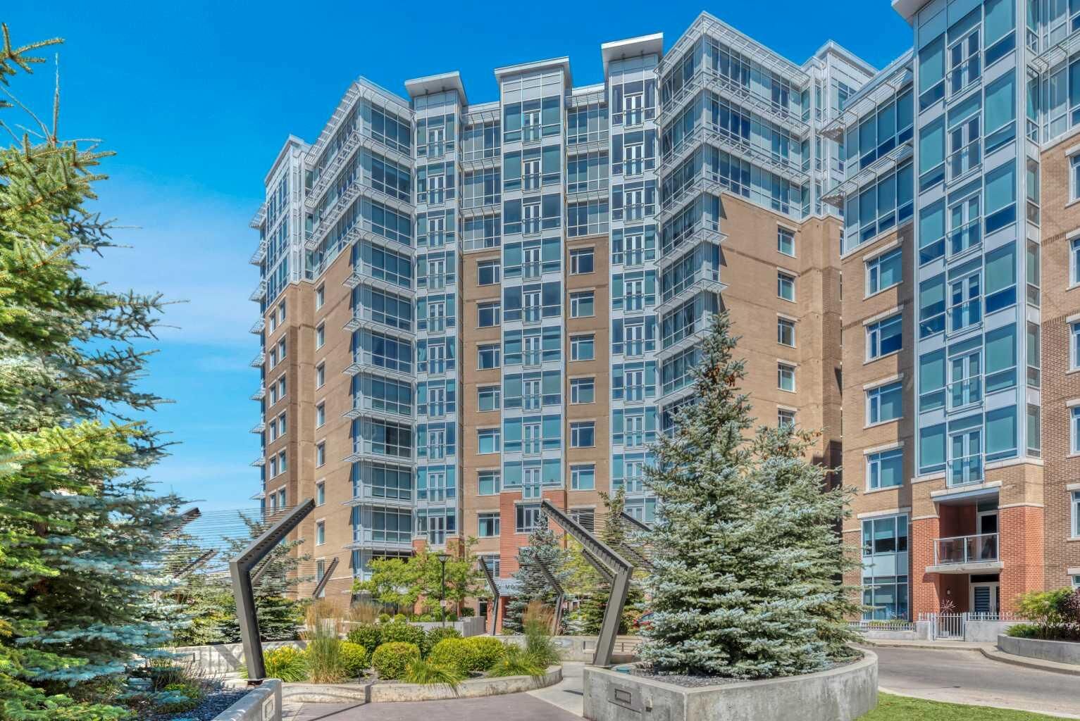 Property Photo: 16 Varsity Estates Circle NW 1103 AB T3A 2C5