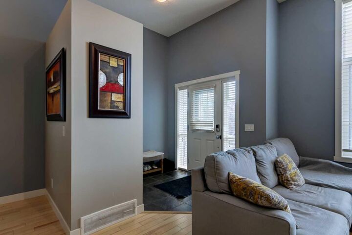 Property Photo: 6 Elgin Meadows Road SE AB T2Z 0S1