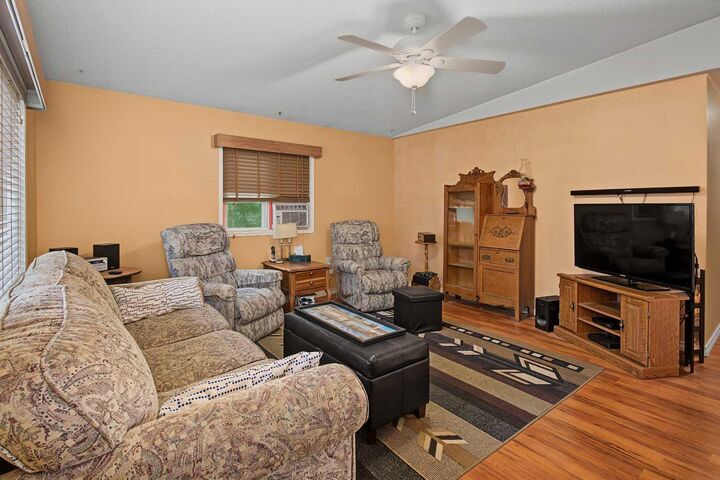 Property Photo: 214 7 Street AB T0M 0G0