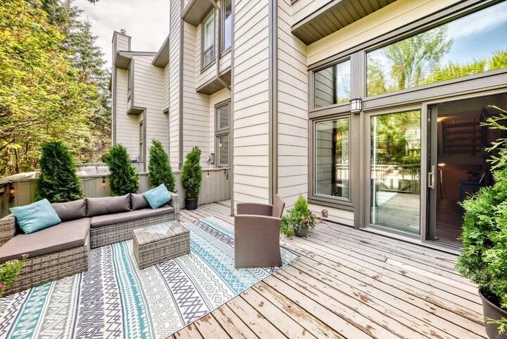 Property Photo: 185 Woodridge Drive SW 3 AB T2W 3X7