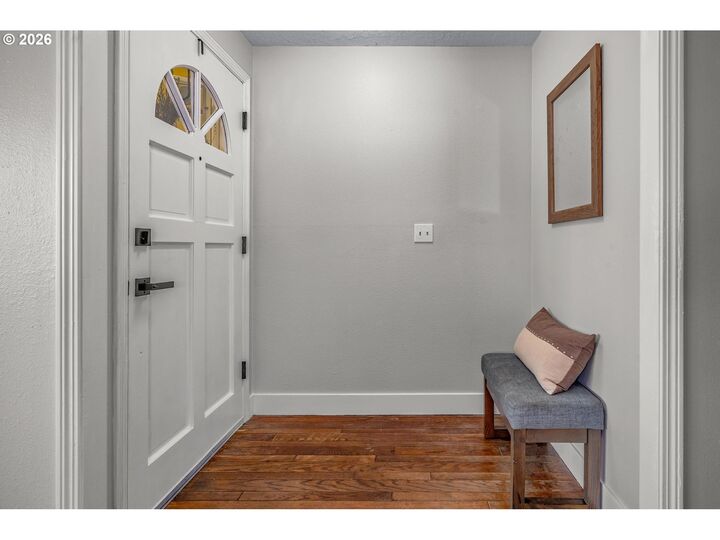 Property Photo:  5190 SE Golden Rd  OR 97123 