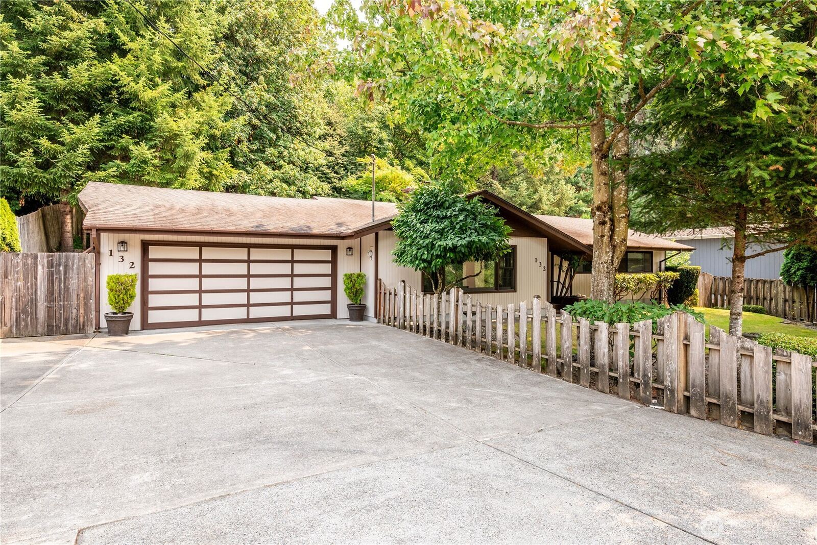 Property Photo: 132 Alpha WA 98632