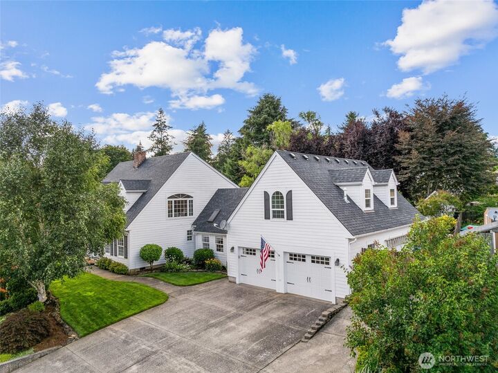Property Photo: 14502 SE 27th Circle WA 98683