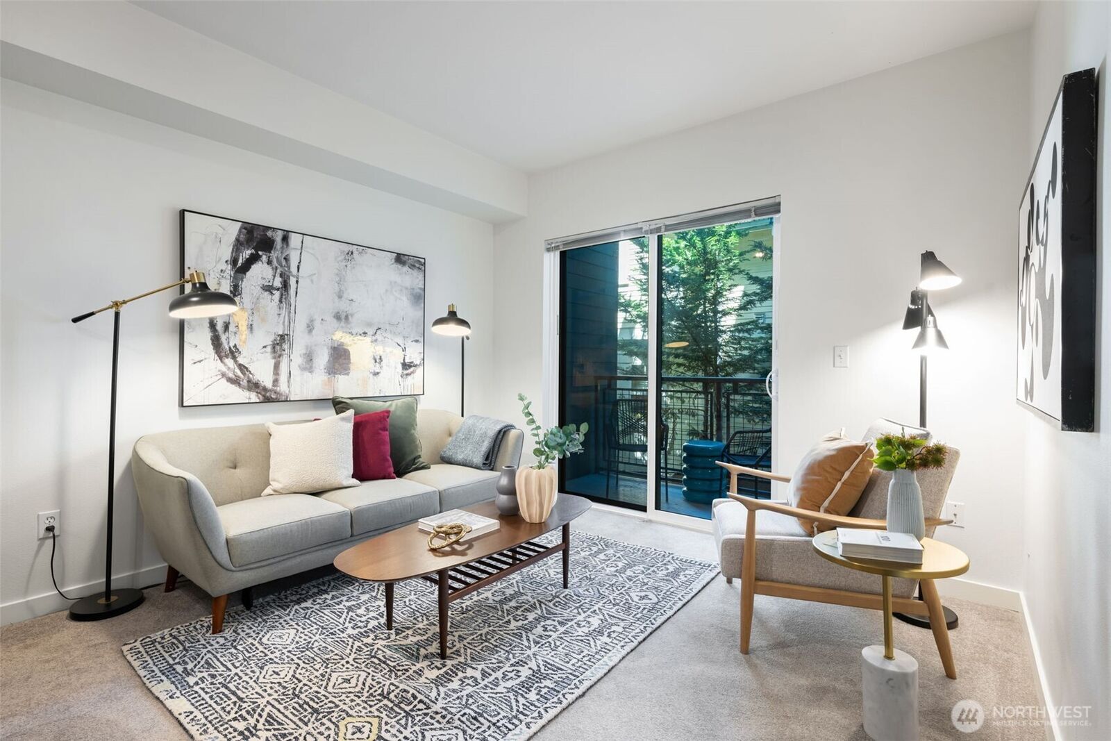 Property Photo: 1410 E Pine Street W205 WA 98122
