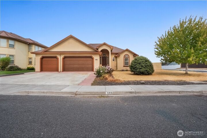 Property Photo: 333 N Crestview WA 98837