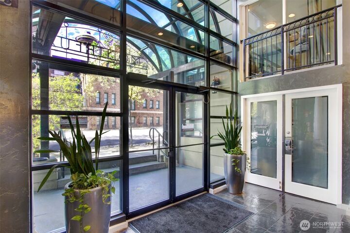 Property Photo:  425  Vine Street 510  WA 98121 