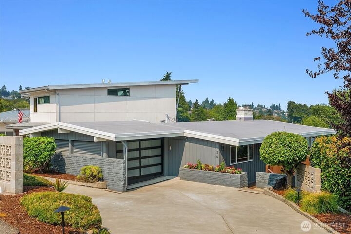 Property Photo: 7136 S Sunnycrest Road WA 98178