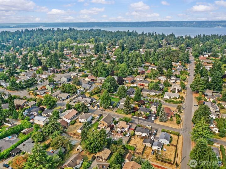 Property Photo: 15820 12th Avenue SW WA 98166