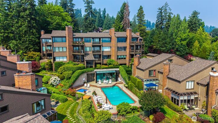Property Photo:  3110 W Lake Sammamish Parkway SE 23  WA 98008 