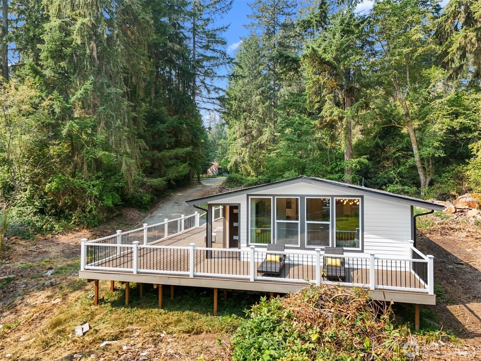 Property Photo:  10711  Edgewood Dr Anderson Island  WA 98303 