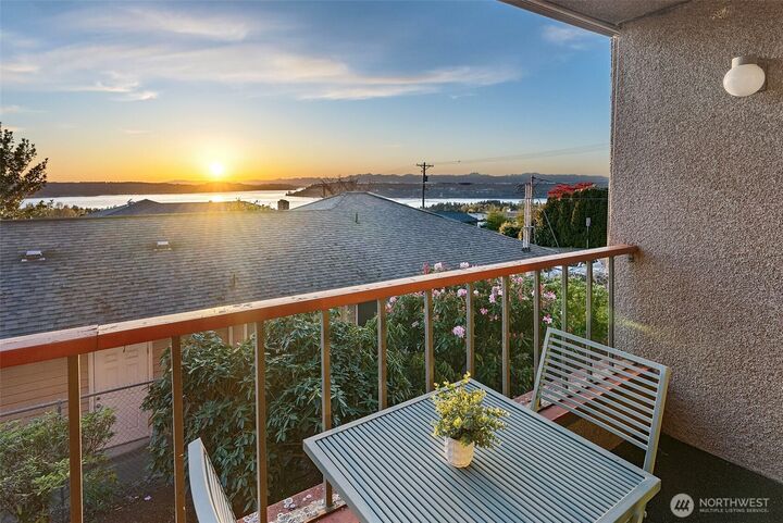 Property Photo: 1902 Bridgeport Way W 104 WA 98466