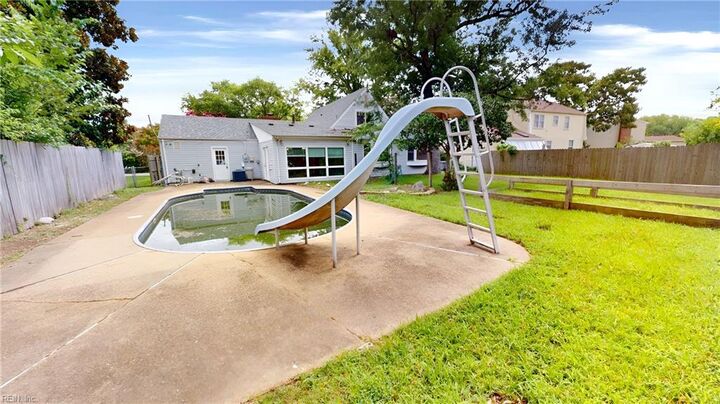 Property Photo:  8 Tom Jones Ct  VA 23666 
