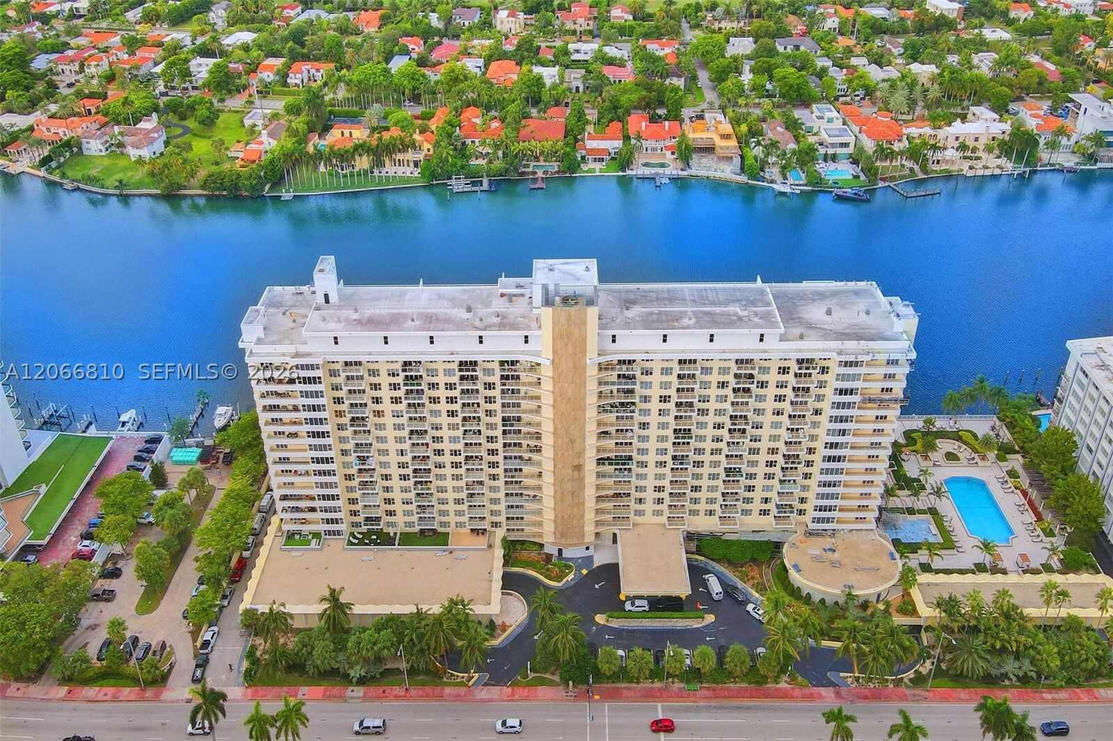Property Photo: 5600 Collins Ave 9D FL 33140