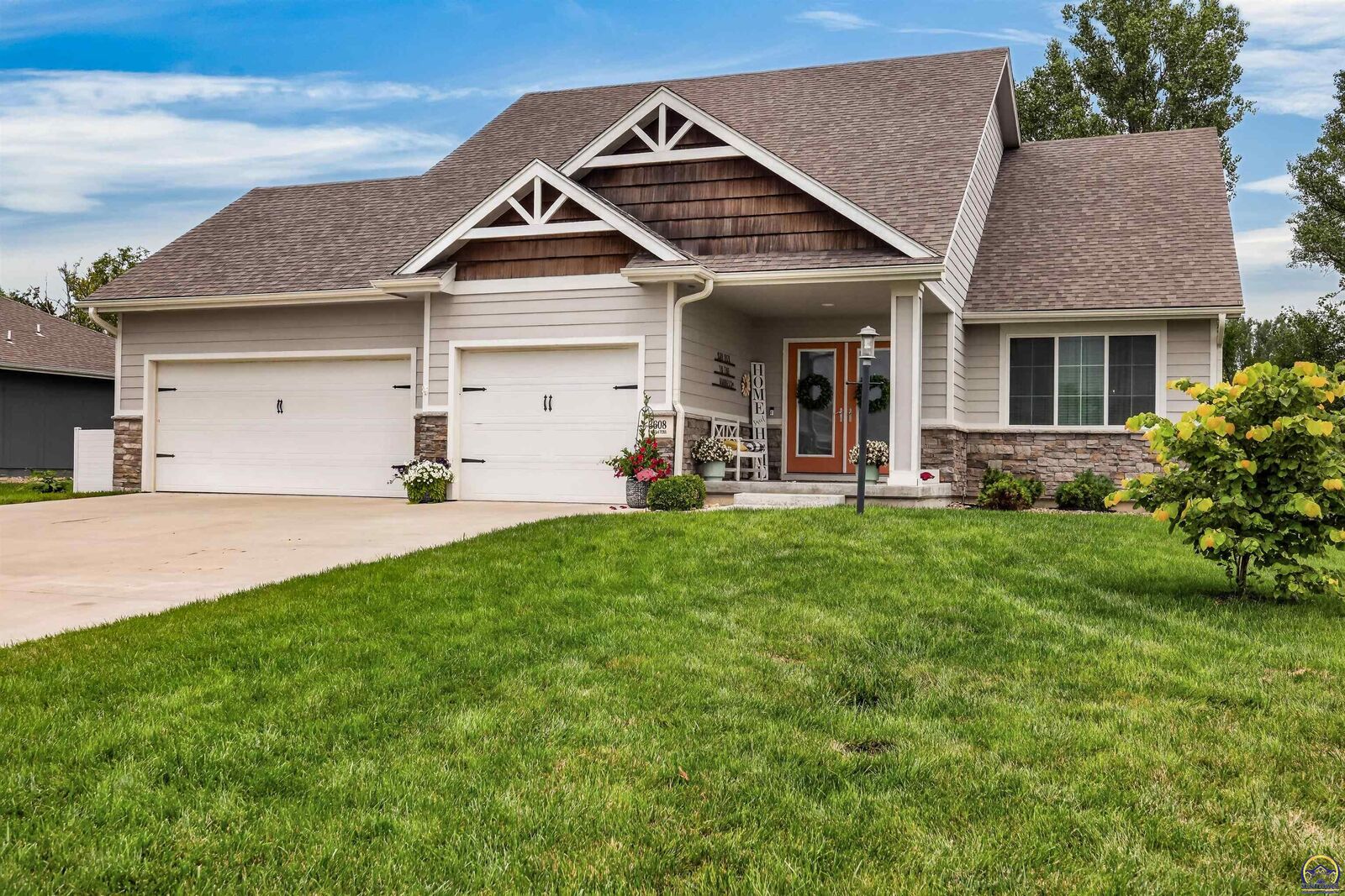 Property Photo: 3608 NW 53rd Ter KS 66618