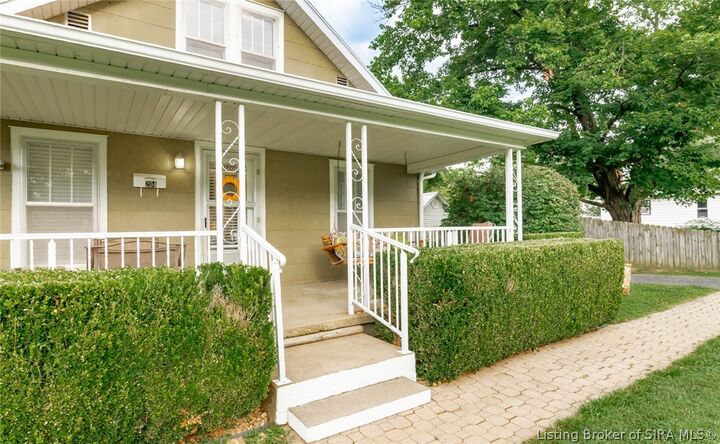 Property Photo:  204 N Washington Boulevard  IN 47167 