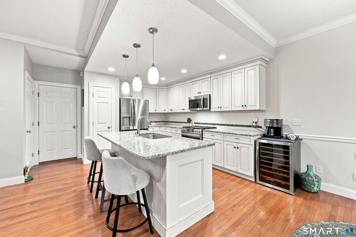 Property Photo: 46 Bridlewood Lane 46 CT 06066