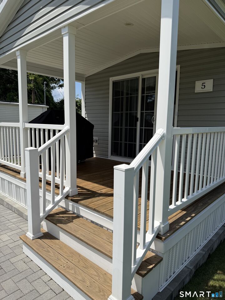 Property Photo:  5 Sundeck Terrace  CT 06489 
