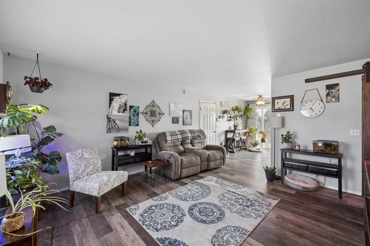 Property Photo: 20216 E Grace Ln WA 99027