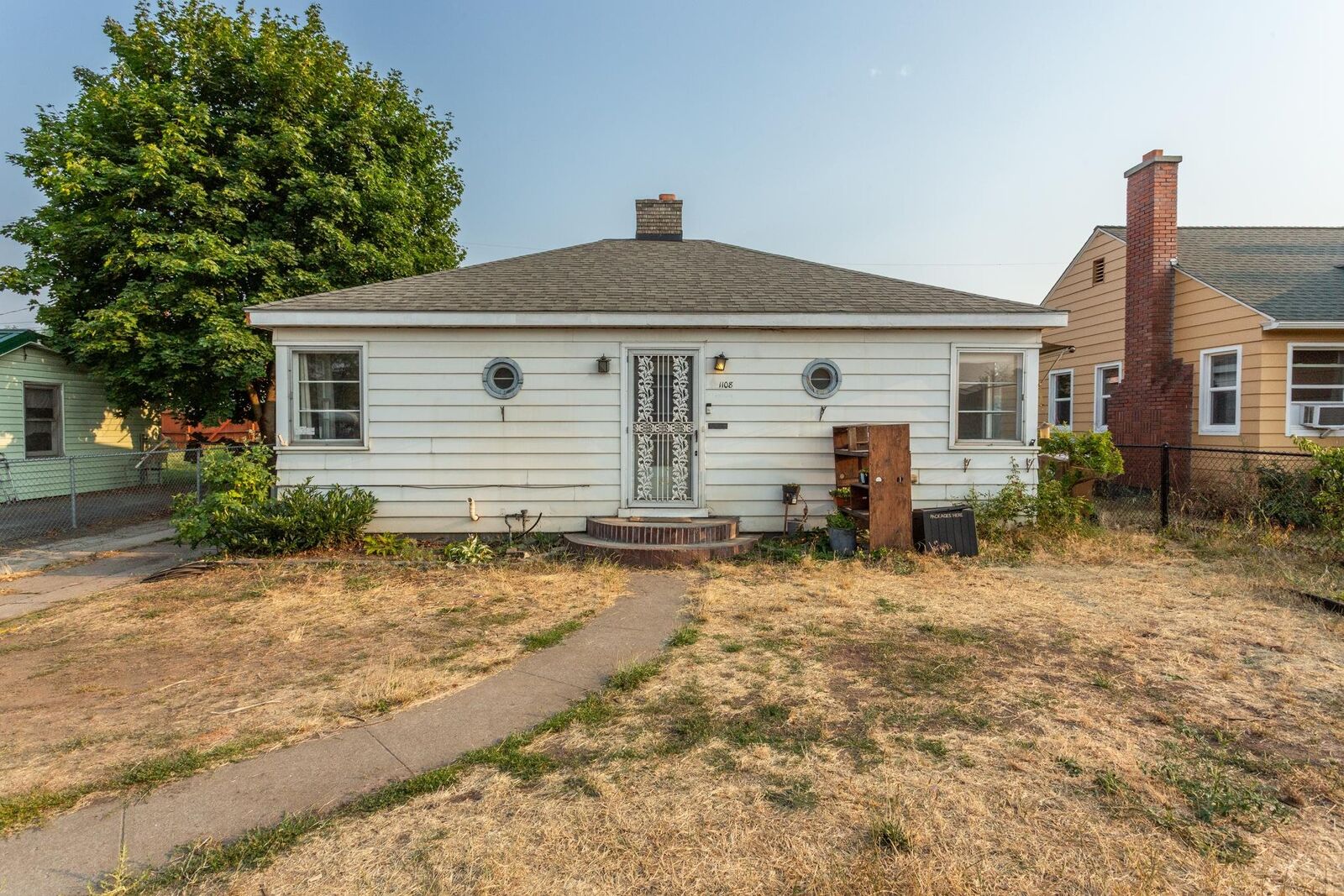 Property Photo:  1108 E Wellesley Ave  WA 99207 