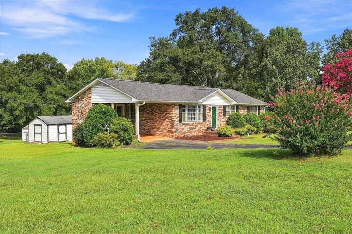 Property Photo: 701 Alberta Avenue SC 29316
