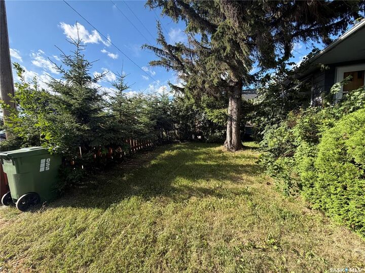 Property Photo: 143 Gladstone Avenue N SK S3N 2A7