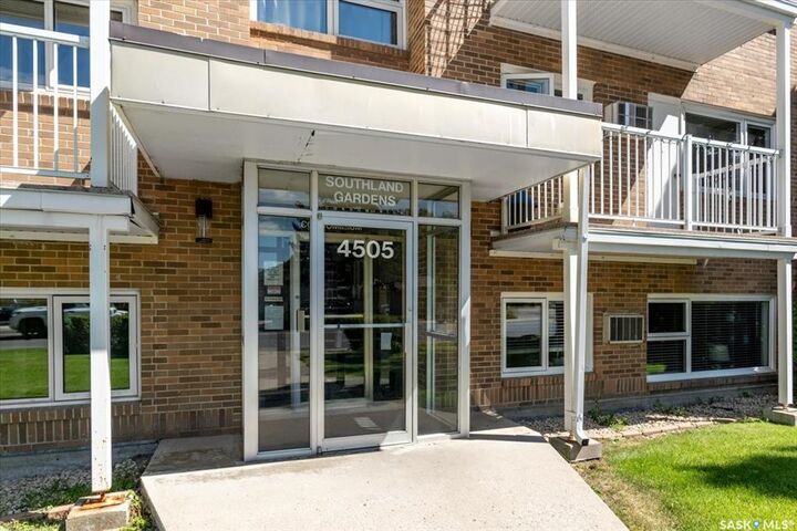 Property Photo: 4505 Rae Street 17 SK S4S 3B2