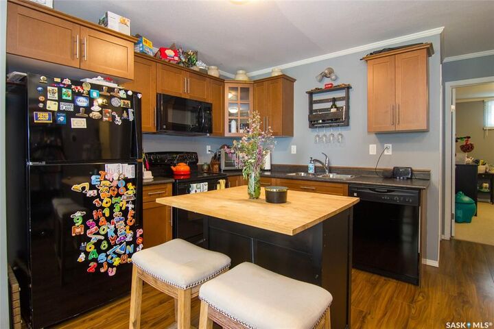 Property Photo: 1303 Richardson Road 603 SK S7R 0L1