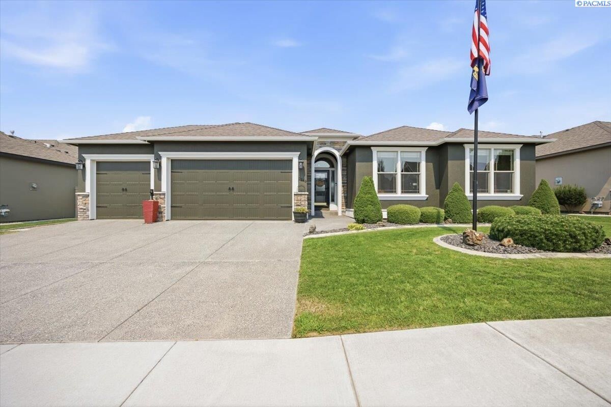 Property Photo: 2249 Copperleaf WA 99354