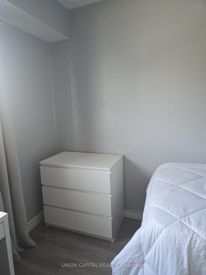 Property Photo:  71 Osterhout Place Room  ON M1B 1E4 