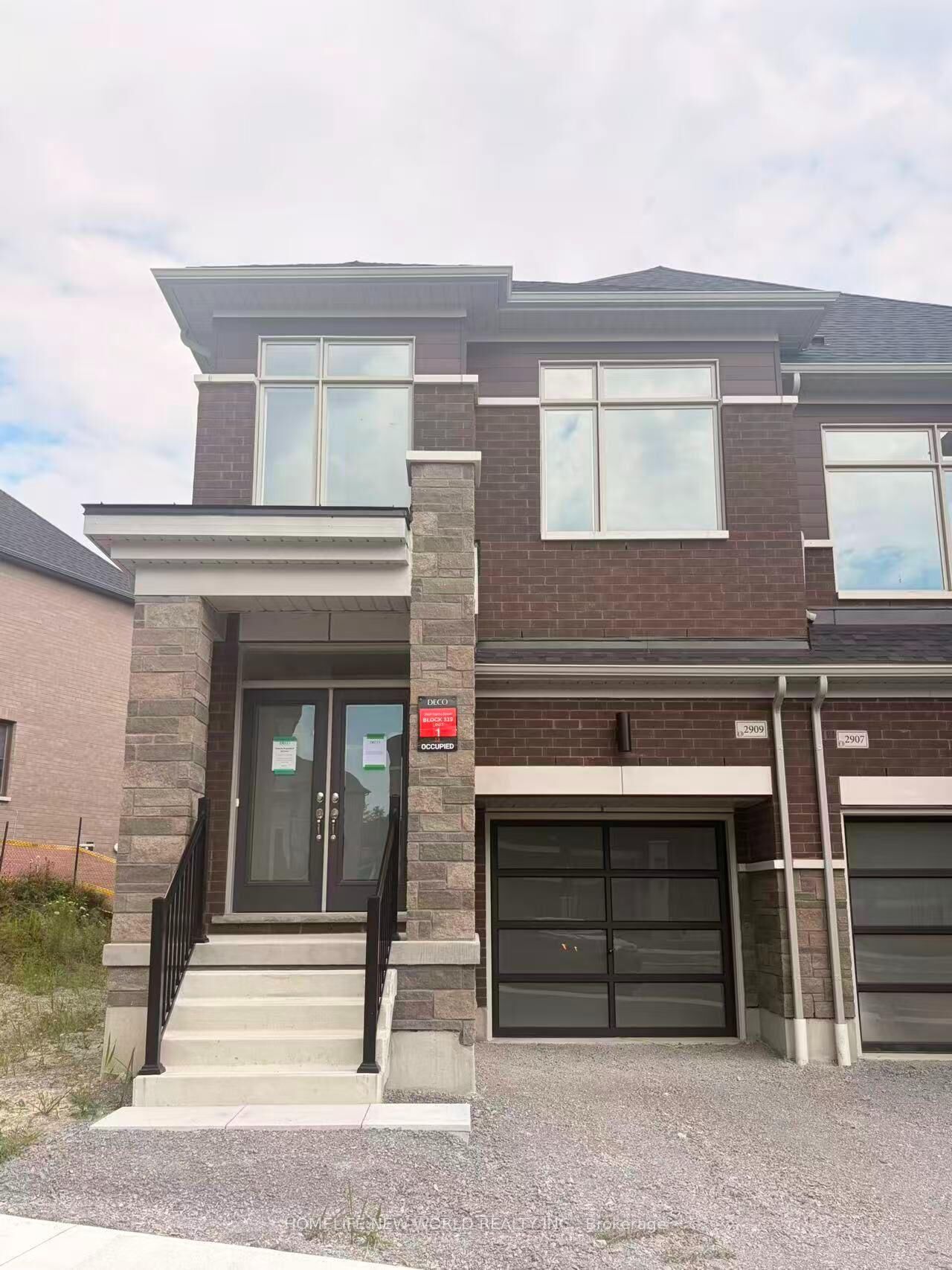 Property Photo: 2909 Nakina Street ON L1X 0P7
