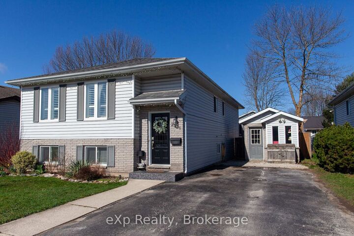 Property Photo:  2634 9th Avenue E  ON N4K 6T9 
