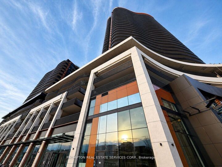 Property Photo: 68 Esther Shiner Boulevard 1011 ON M2K 0C4