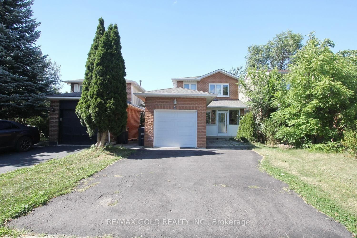 Property Photo: 4 Summertime Court ON L6Z 2B4