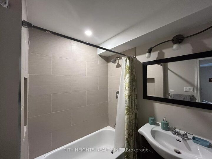Property Photo: 5147 Angel Stone Drive ON L5M 0L5