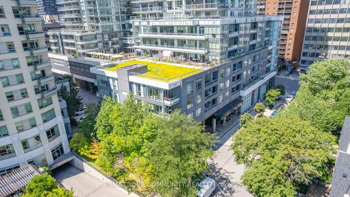 Property Photo: 98 Lillian Street 312 ON M4S 0A5