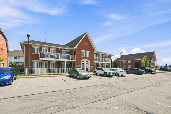 Property Photo:  1701 Lampman Avenue 204  ON L7L 6R7 