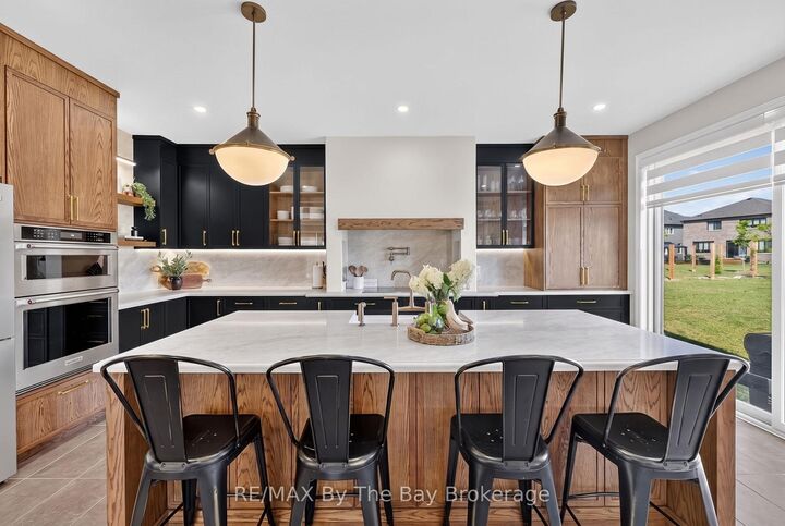 Property Photo: 171 Rosanne Circle ON L9Z 0N1