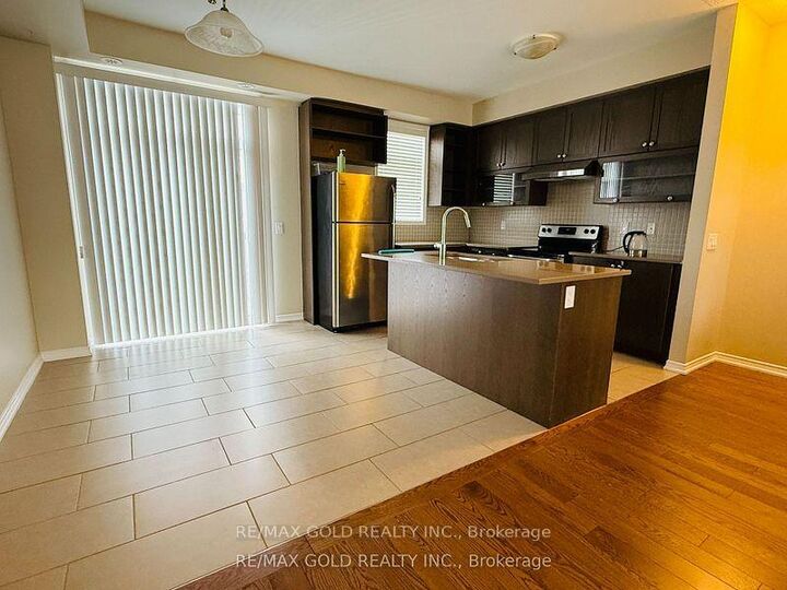 Photo de la propriété:  354 Ladycroft Terrace  ON L5A 0A7 