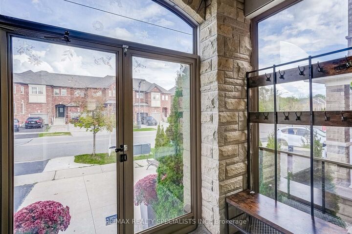Property Photo: 18 Rogers Trail ON L3Z 0G4