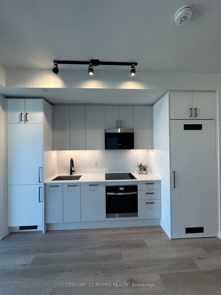 Property Photo:  280 Dundas Street W 1204  ON M5T 0E3 