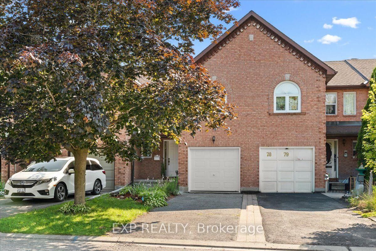 Property Photo:  77 Waterton Crescent  ON K2M 1Z2 
