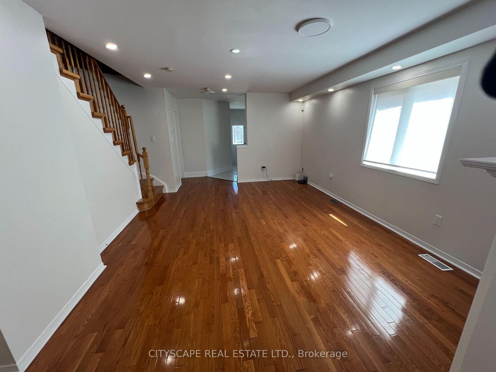 Photo de la propriété: 637 Dolly Bird Lane ON L5W 1G8