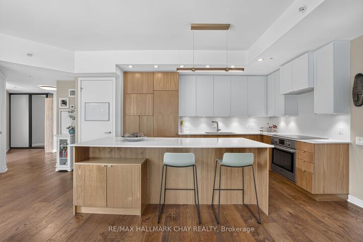 38 Howard Park Avenue 523 — photo 1