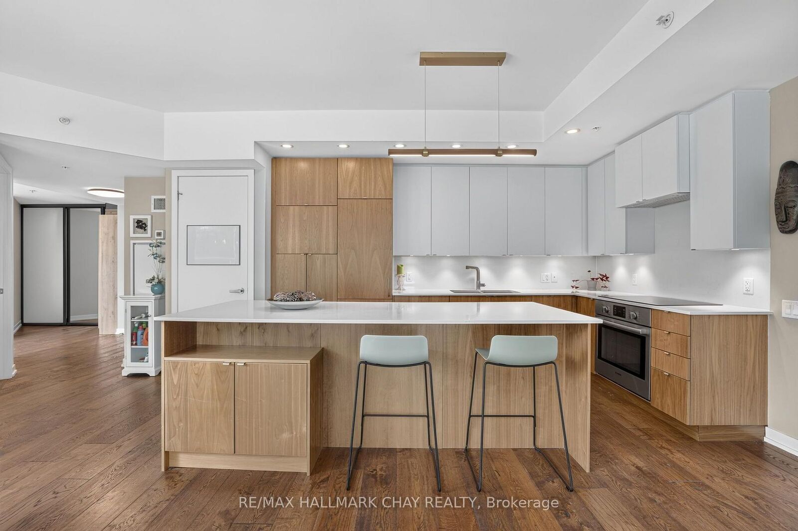 Property Photo: 38 Howard Park Avenue 523 ON M6R 0A7