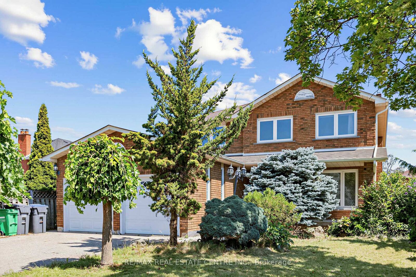Property Photo:  10 Diane Court  ON L6Y 3E3 