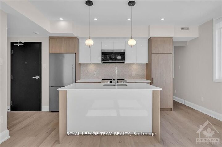 Property Photo:  58 Florence Street 4  ON K2P 0W7 