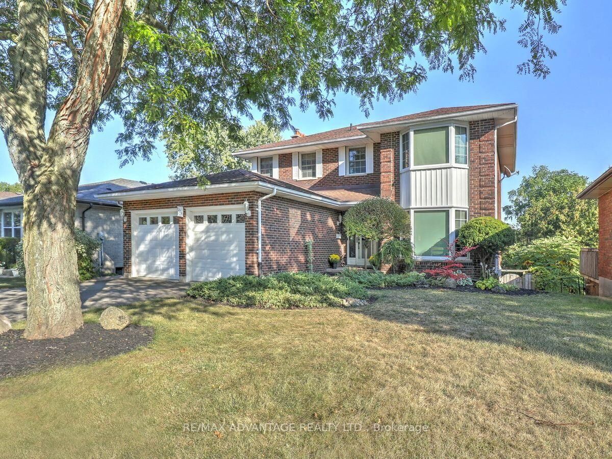 Property Photo:  264 Suffolk Place  ON N6G 3S4 