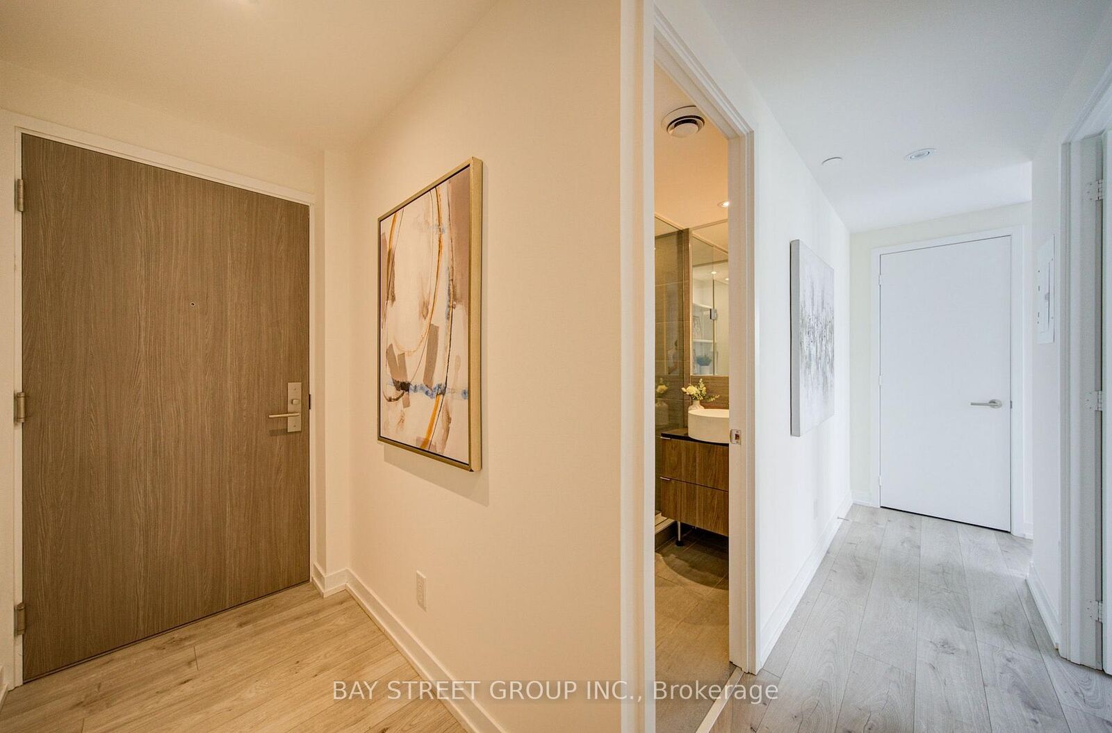 Property Photo: 161 Roehampton Avenue 3303 ON M4P 0C8